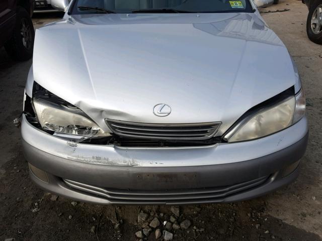 JT8BF28G810341960 - 2001 LEXUS ES 300 SILVER photo 7