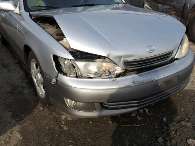 JT8BF28G810341960 - 2001 LEXUS ES 300 SILVER photo 9