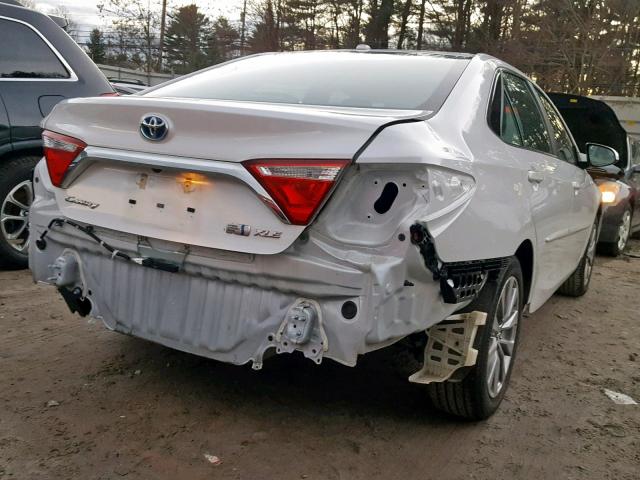 4T1BD1FKXHU221360 - 2017 TOYOTA CAMRY HYBR WHITE photo 4