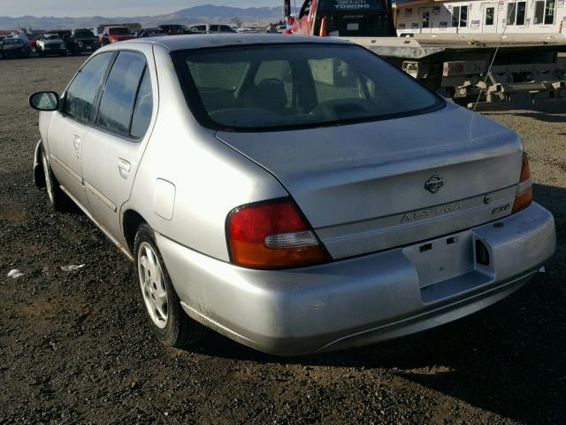 1N4DL01DXWC195211 - 1998 NISSAN ALTIMA XE SILVER photo 3