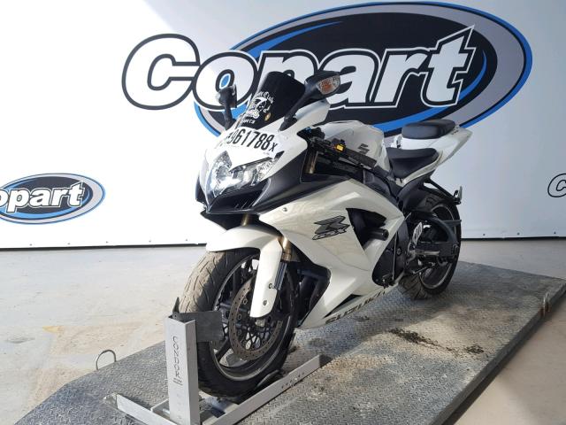 JS1GN7EAX92104081 - 2009 SUZUKI GSX-R600 K WHITE photo 2