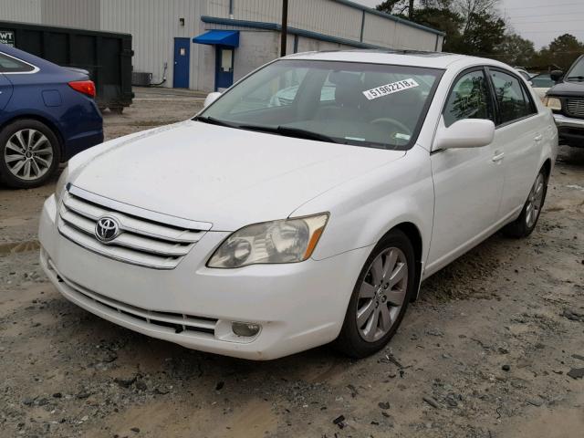 4T1BK36BX5U028770 - 2005 TOYOTA AVALON XL WHITE photo 2