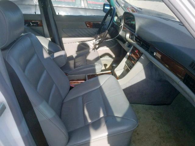 WDBCA24D0MA598110 - 1991 MERCEDES-BENZ 300 SE WHITE photo 5