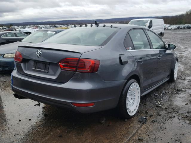 3VW5T7AJ4EM233393 - 2014 VOLKSWAGEN JETTA GLI GRAY photo 4