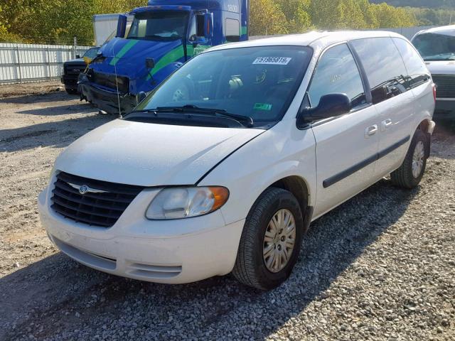 1C4GP45R25B431802 - 2005 CHRYSLER TOWN & COU WHITE photo 2