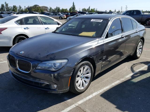 WBAKA8C53BCY36931 - 2011 BMW 750I CHARCOAL photo 2