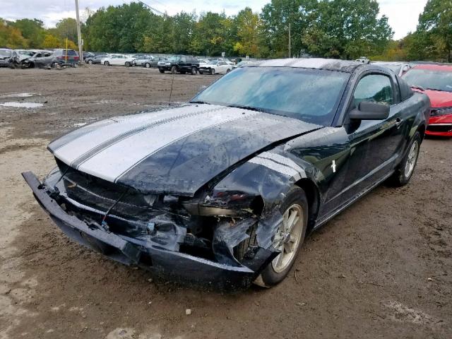 1ZVFT80N165106431 - 2006 FORD MUSTANG BLACK photo 2