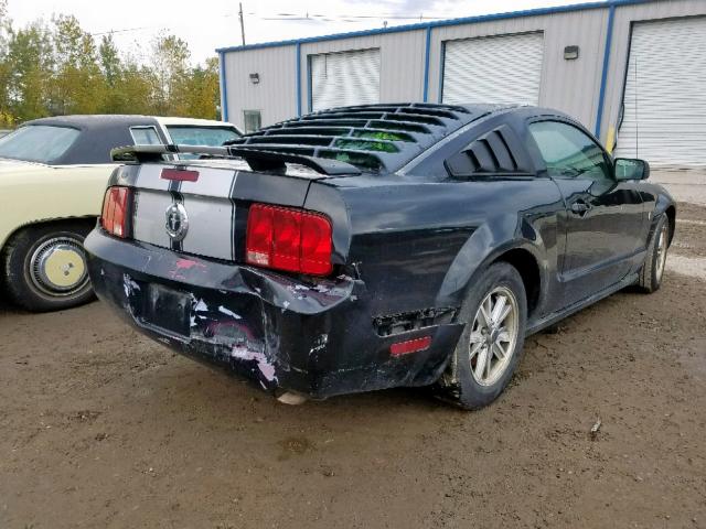 1ZVFT80N165106431 - 2006 FORD MUSTANG BLACK photo 4