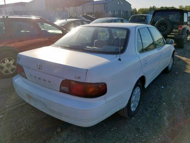 4T1BG12K2TU772954 - 1996 TOYOTA CAMRY DX WHITE photo 4