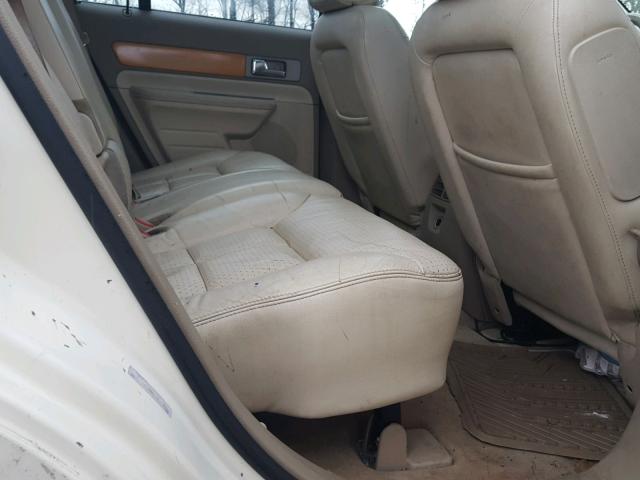 2LMDU88C67BJ02365 - 2007 LINCOLN MKX WHITE photo 6