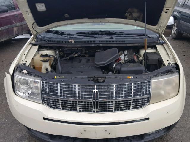 2LMDU88C67BJ02365 - 2007 LINCOLN MKX WHITE photo 7