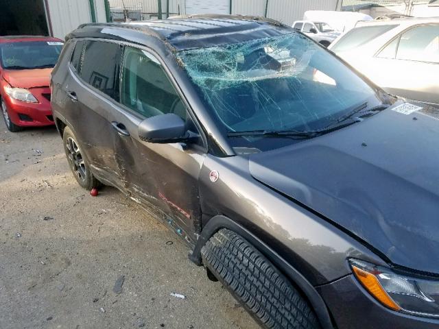 3C4NJDDB3KT811111 - 2019 JEEP COMPASS TR CHARCOAL photo 9