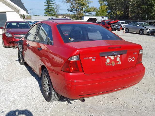 1FAFP34NX6W111194 - 2006 FORD FOCUS ZX4 RED photo 3