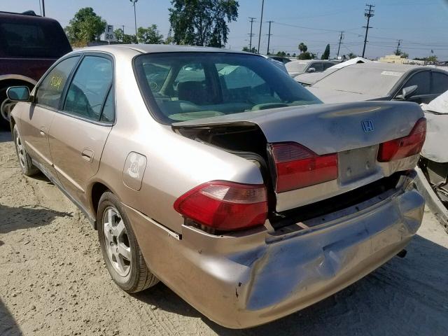 1HGCG6691YA043626 - 2000 HONDA ACCORD SE GOLD photo 3