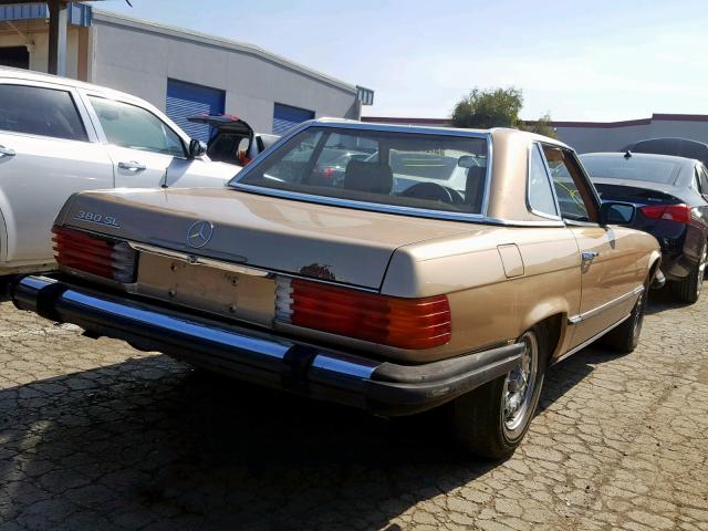 WDBBA45A7DB020950 - 1983 MERCEDES-BENZ 380 SL GOLD photo 4