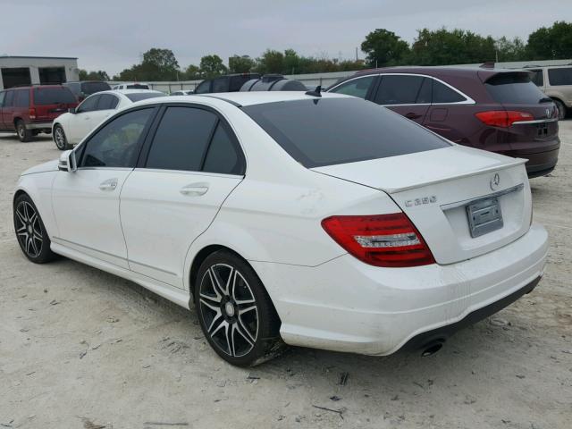 WDDGF4HB8EA957882 - 2014 MERCEDES-BENZ C 250 WHITE photo 3