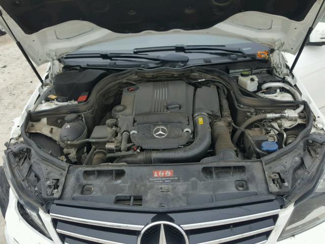 WDDGF4HB8EA957882 - 2014 MERCEDES-BENZ C 250 WHITE photo 7