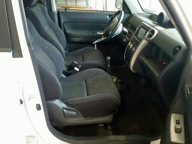 JTLKT334940144303 - 2004 TOYOTA SCION XB თეთრი ფოტო 5