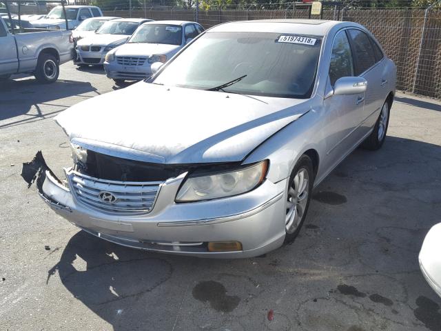 KMHFC46F28A305909 - 2008 HYUNDAI AZERA SE SILVER photo 2