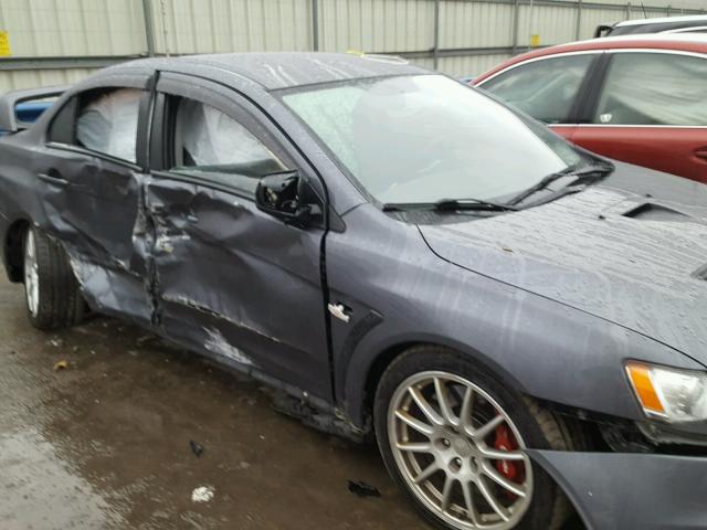 JA32W8FV5BU013989 - 2011 MITSUBISHI LANCER EVO GRAY photo 9