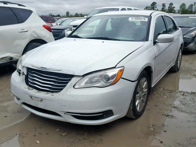 1C3BC4FB2BN562749 - 2011 CHRYSLER 200 LX WHITE photo 2