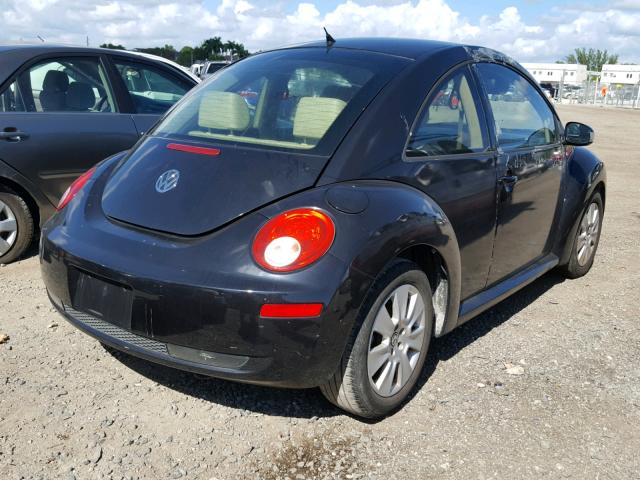 3VWPW3AG3AM021317 - 2010 VOLKSWAGEN NEW BEETLE BLACK photo 4