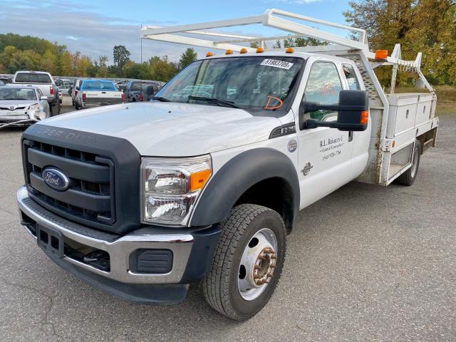 1FD0X5HT5DEB47894 - 2013 FORD F550 WHITE photo 2