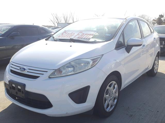 3FADP4AJ7BM135901 - 2011 FORD FIESTA S WHITE photo 2