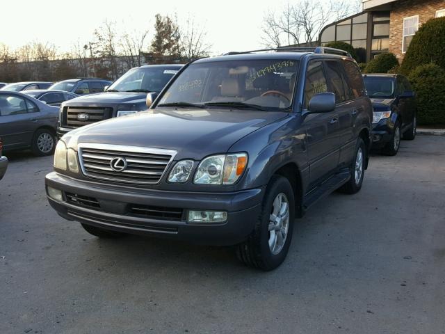 JTJHT00W633534375 - 2003 LEXUS LX 470 GRAY photo 2