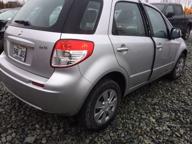 JS2YA5A12B6300052 - 2011 SUZUKI SX4 SILVER photo 4