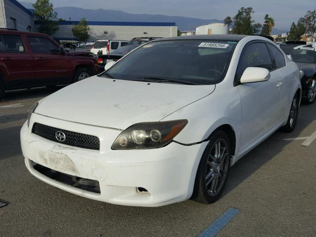 JTKDE167X80253389 - 2008 TOYOTA SCION TC WHITE photo 2