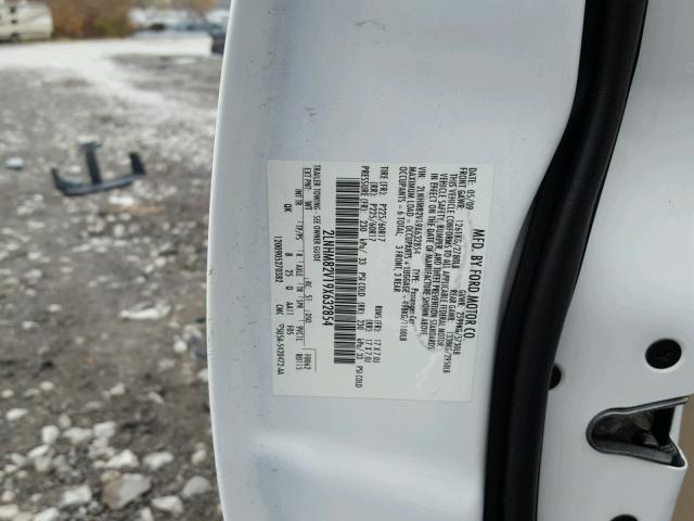 2LNHM82V19X632854 - 2009 LINCOLN TOWN CAR S WHITE photo 10