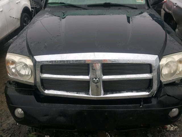 1D7HW48N26S646880 - 2006 DODGE DAKOTA QUA BLACK photo 7