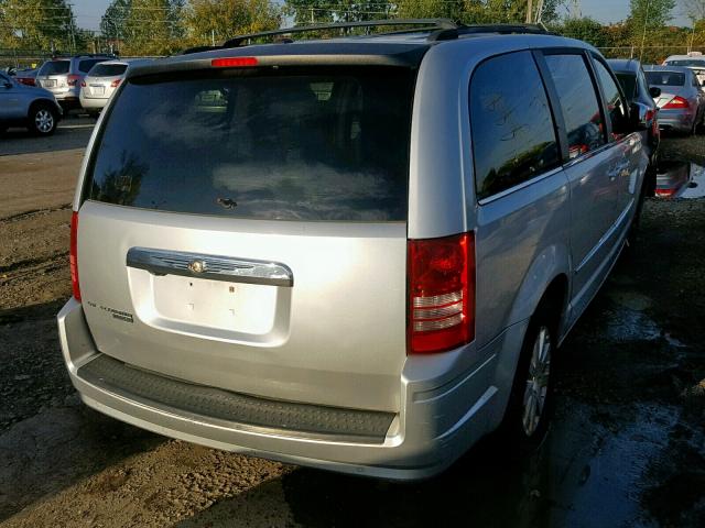 2A8HR54P08R100252 - 2008 CHRYSLER TOWN & COU SILVER photo 4