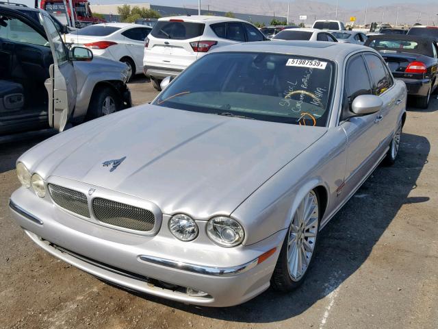 SAJWA73B84TG29155 - 2004 JAGUAR XJR S SILVER photo 2