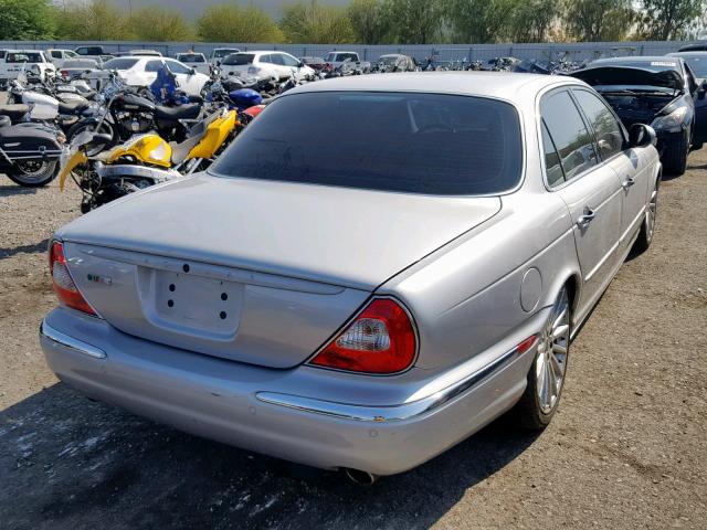 SAJWA73B84TG29155 - 2004 JAGUAR XJR S SILVER photo 4