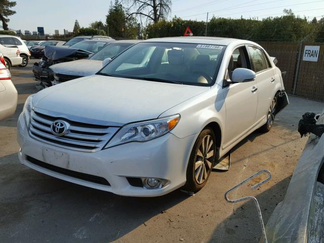 4T1BK3DB4BU440200 - 2011 TOYOTA AVALON BAS WHITE photo 2