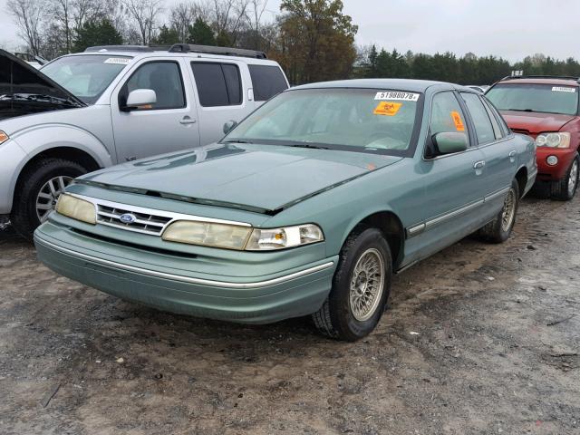 2FALP74W5VX101825 - 1997 FORD CROWN VICT GREEN photo 2