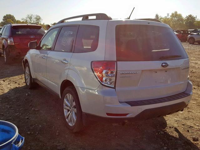 JF2SHACC2DH445510 - 2013 SUBARU FORESTER 2 WHITE photo 3