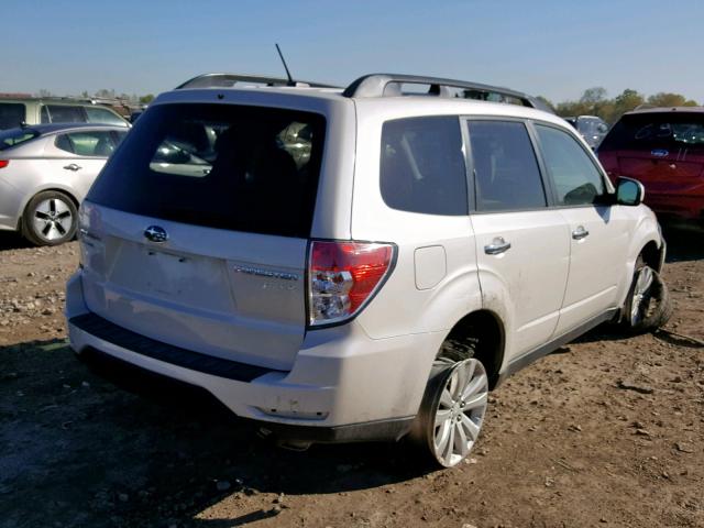 JF2SHACC2DH445510 - 2013 SUBARU FORESTER 2 WHITE photo 4