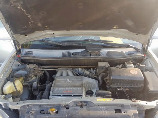 JT6HF10U2X0014929 - 1999 LEXUS RX 300 SILVER photo 7