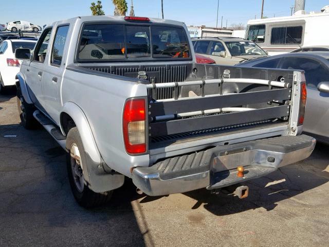 1N6ED27T3YC343186 - 2000 NISSAN FRONTIER C SILVER photo 3