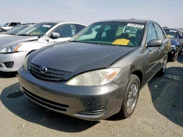 4T1BE32K02U509734 - 2002 TOYOTA CAMRY LE CHARCOAL photo 2