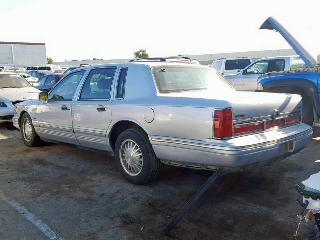 1LNLM83WXTY686033 - 1996 LINCOLN TOWN CAR C SILVER photo 3