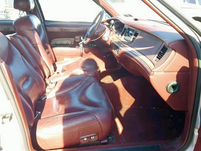 1LNLM83WXTY686033 - 1996 LINCOLN TOWN CAR C SILVER photo 5