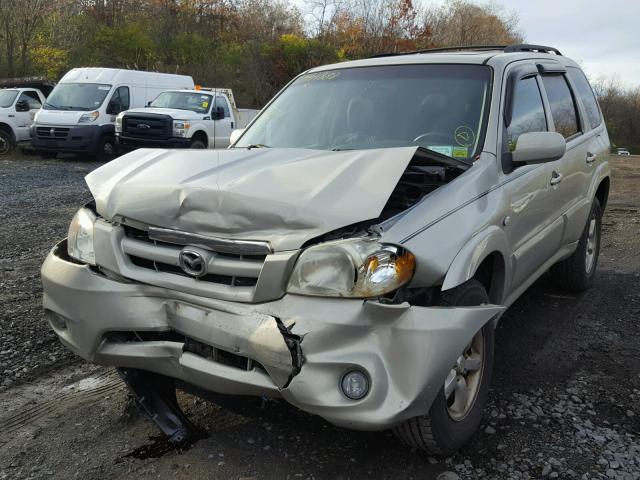 4F2YZ94146KM00012 - 2006 MAZDA TRIBUTE S GOLD photo 2