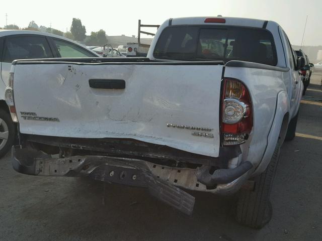 5TETX4GN0AZ691713 - 2010 TOYOTA TACOMA PRE WHITE photo 4