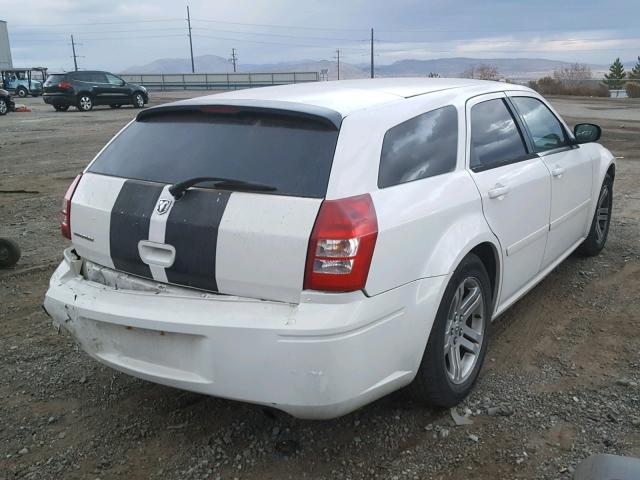 2D4FV47T76H486610 - 2006 DODGE MAGNUM SE WHITE photo 4