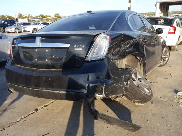 1LNHM94RX9G615983 - 2009 LINCOLN MKS BLACK photo 4