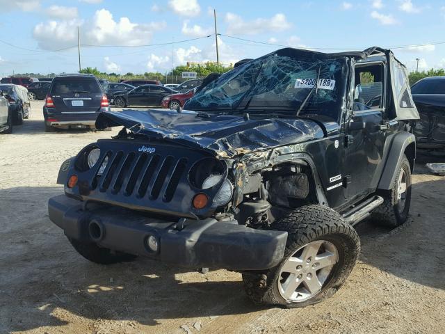 1C4AJWAG8CL215693 - 2012 JEEP WRANGLER S GREEN photo 2